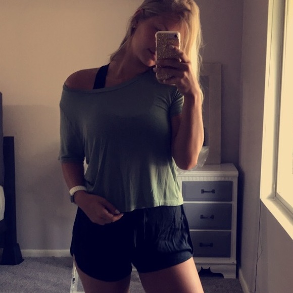 Top - Picture 2 of 2